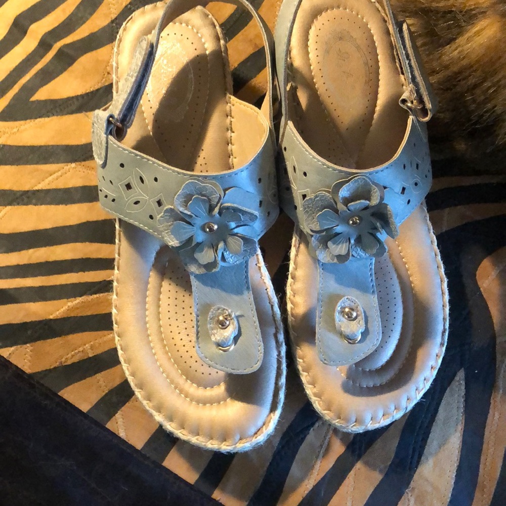 NWOT Cute Italia jute sandals 8.5 w/Velcro strap